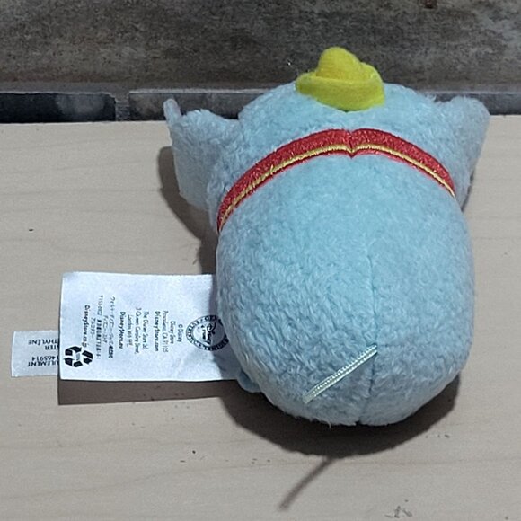 Disney Tsum Tsum Mini Dumbo Plush - Picture 2 of 9